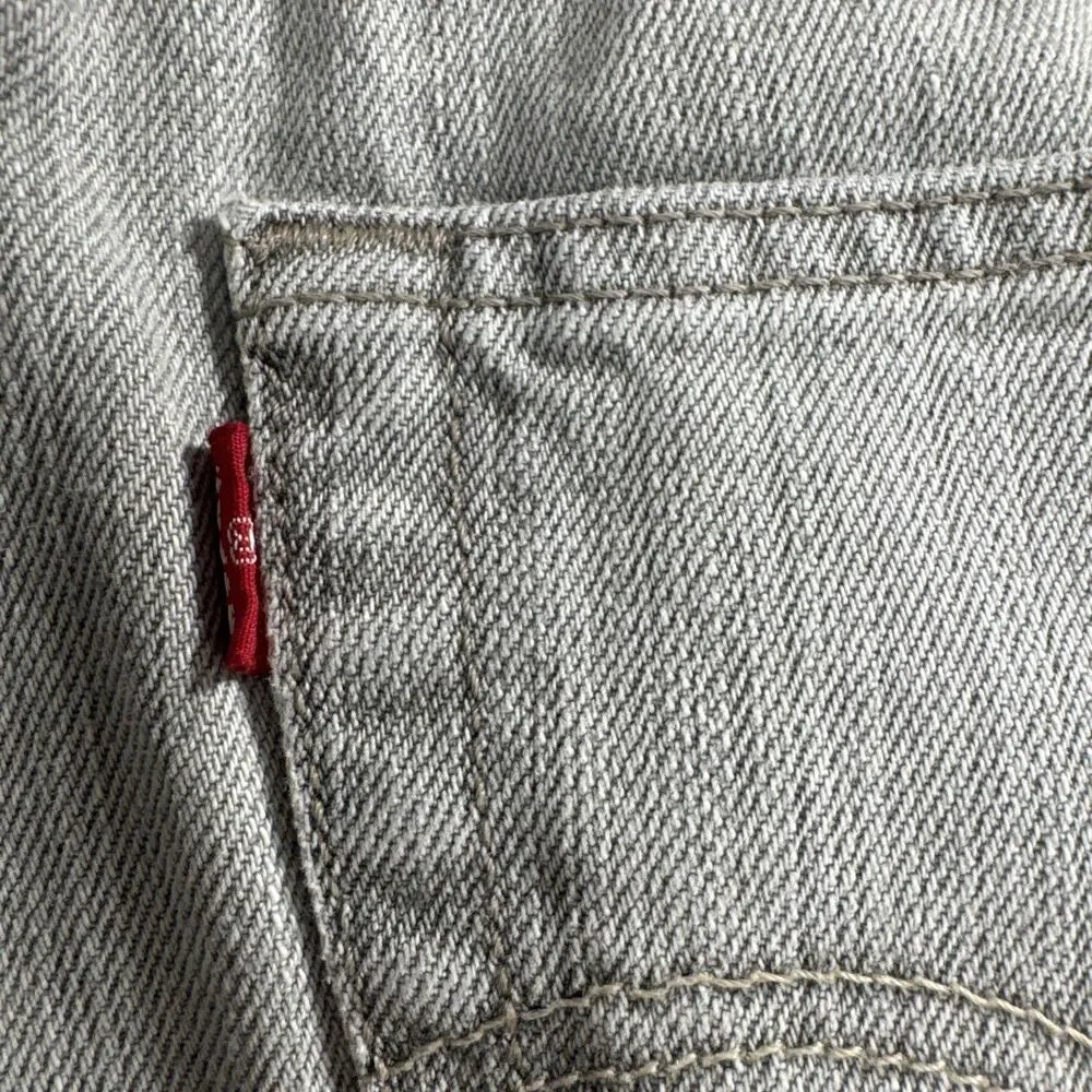 Levis 501 Original Jeans Mens 32x32 Gray Light Wash Button Fly Straight Denim